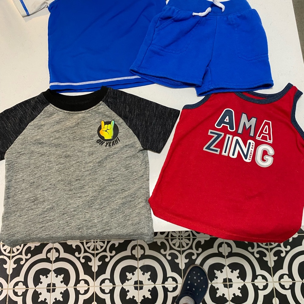 Boys toddler lot size 12-18 months. 3 shirts 1pair of shorts. Super cute.